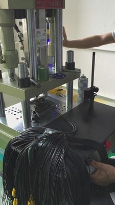 Plastic 30 Ton Injection Molding Machine Vertical With 50 G/S Injection Rate And 1 Ejector