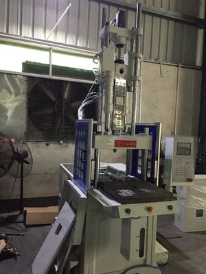 12KW Kitchenware Shuttle Plastic Injection Molding Machine Vertical 55T