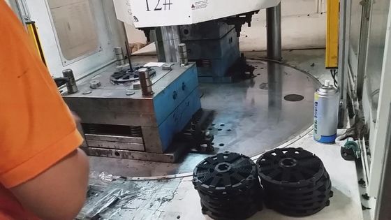 ABS Plastic Processed Hydraulic 120 Ton Injection Moulding Machine Vertical Rotary Table