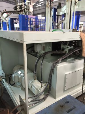 Rotary Table Vertical 160 Ton Injection Moulding Machine JTT-1600R
