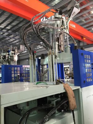 Rotary Table Vertical 160 Ton Injection Moulding Machine JTT-1600R