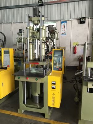 13kW Vertical Plastic Injection Molding Machine 55T For Manufacturing Plant