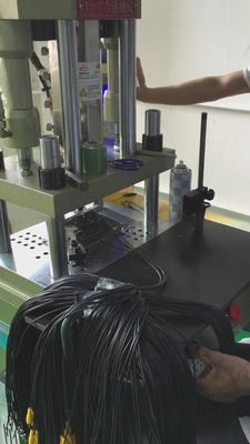 Semi Automatic Vertical Injection Moulding Machine 20T For Spare Parts After Service
