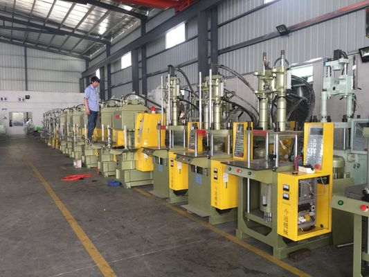 35T Plastic Vertical Injection Moulding Machine Max Daylight 340/280mm For Chip Automatic