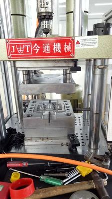 45T Plastic Vertical Injection Moulding Machine 110 Cm3 Theoretical Shot Volume For PVC Protector