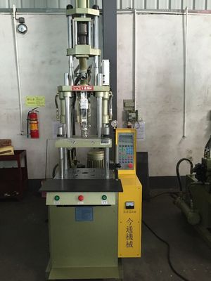 Small Mini Plastic Vertical Injection Moulding Machine 30 Ton 25mm Screw Diameter