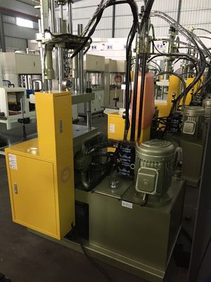 Small Mini Plastic Vertical Injection Moulding Machine 30 Ton 25mm Screw Diameter