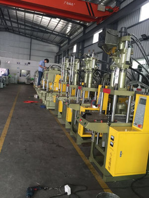 Hydraulic Desktop Plastic Injection Molding Machine With 260mm Distance Between Tie Bars