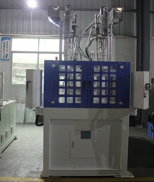 30mm Screw Diameter Multi Color Vertical Plastic Injection Molding Machine JTT-550 2V-3R